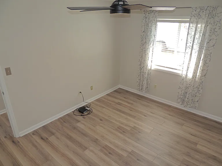 925 Fairwood Lakes Ln #25-A — Photo 12