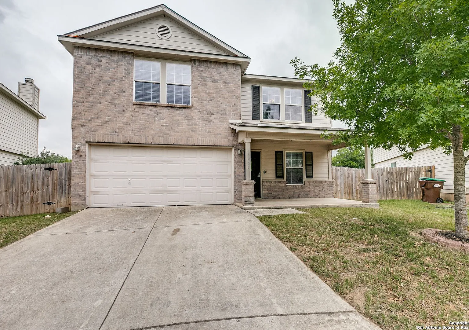3 Bedroom 2.5 Bath House For Lease — Photo 1