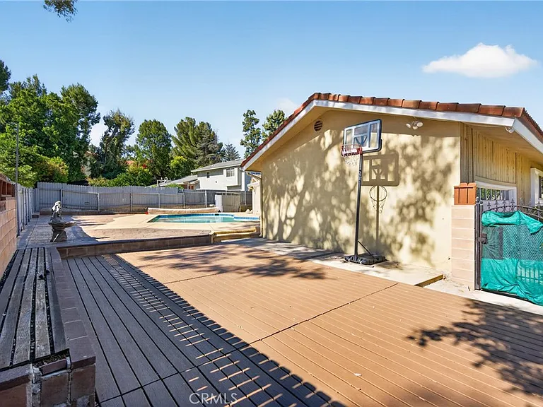 10401 Wystone Ave — Photo 57