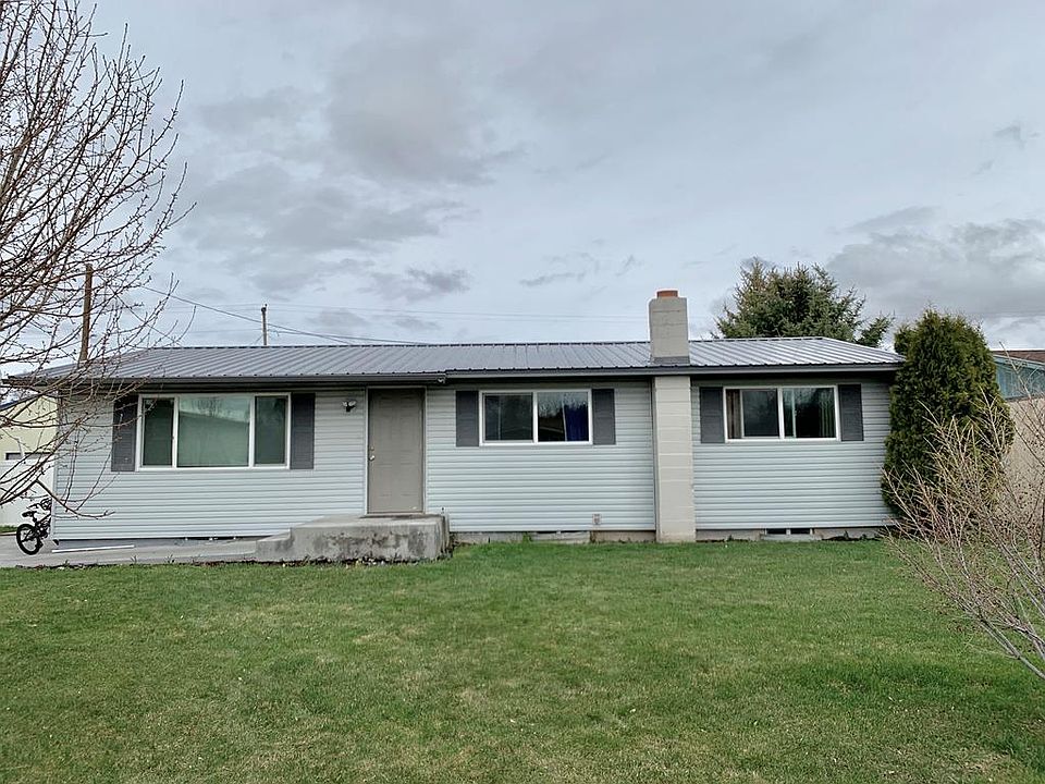 1st image of 3695 E Geneva Dr