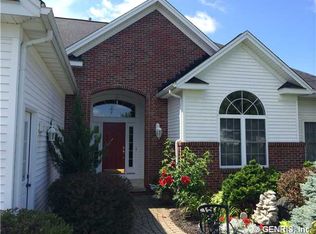 31 Lombardy Cir, Rochester, NY 14612