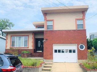1014 Bay 31st St, Far Rockaway, NY 11691