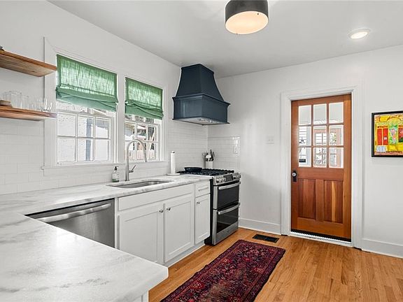 5th image of 124 Florence Pl