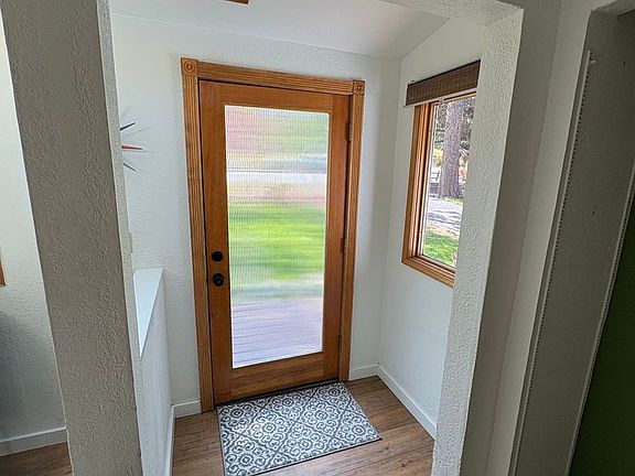 4th image of 636 NE Irving Ave