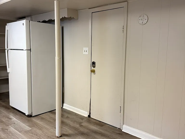 18 Lily St #BASEMENT — Photo 9