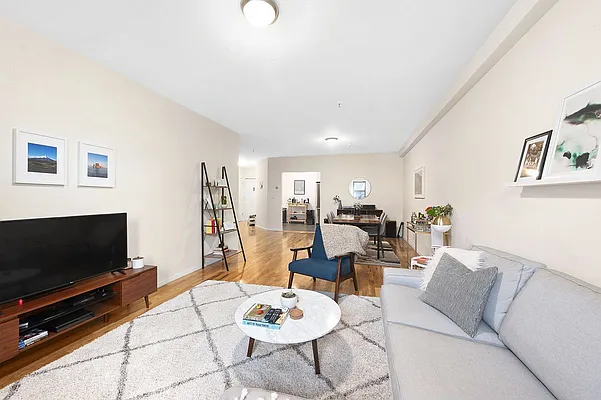 Rented by Compass | media 9