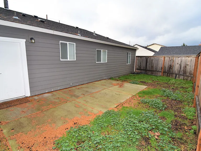 5320 SE 122nd Ave — Photo 48