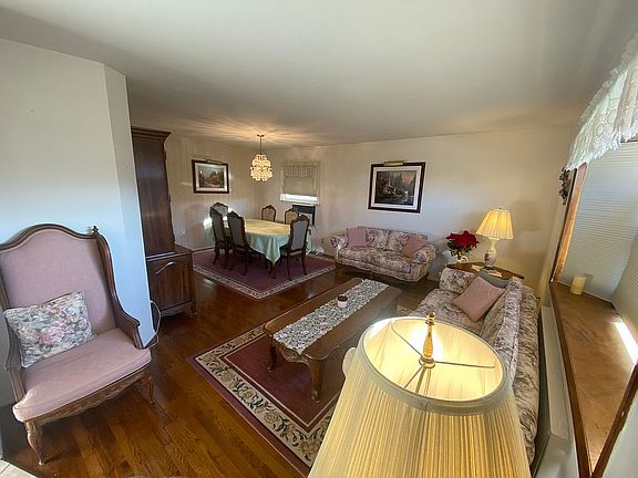 2nd image of 118 Crestwood Blvd