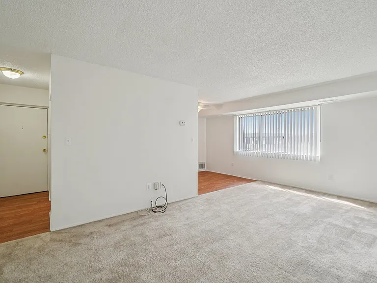 Riverside Village Apartments — Photo 74