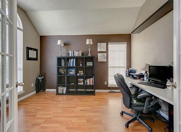 4th image of 5029 Geranium Ct