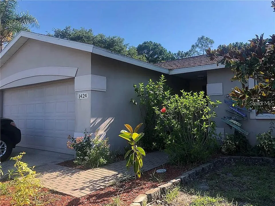 1424 Chesterfield Dr