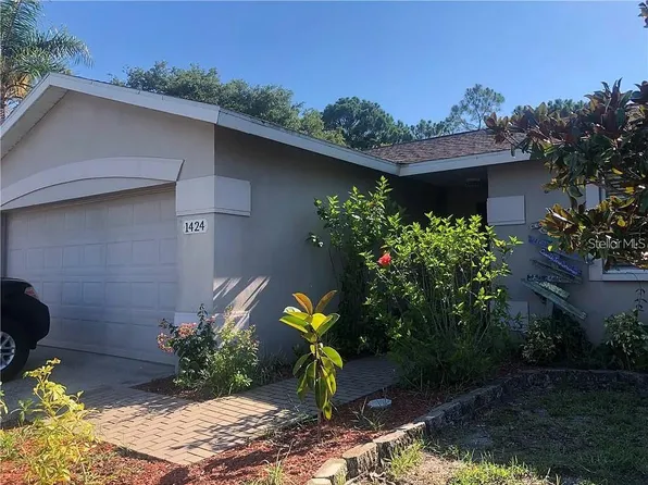 1424 Chesterfield Dr, Dunedin, FL 34698
