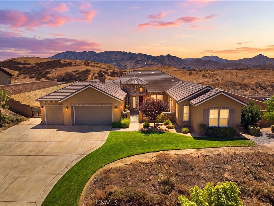 1st image of 3086 Crystal Ridge Ln