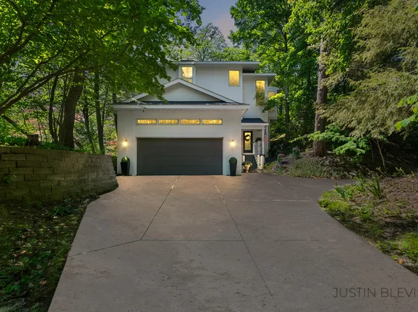 17531 Mountain Plat Dr, Grand Haven, MI 49417