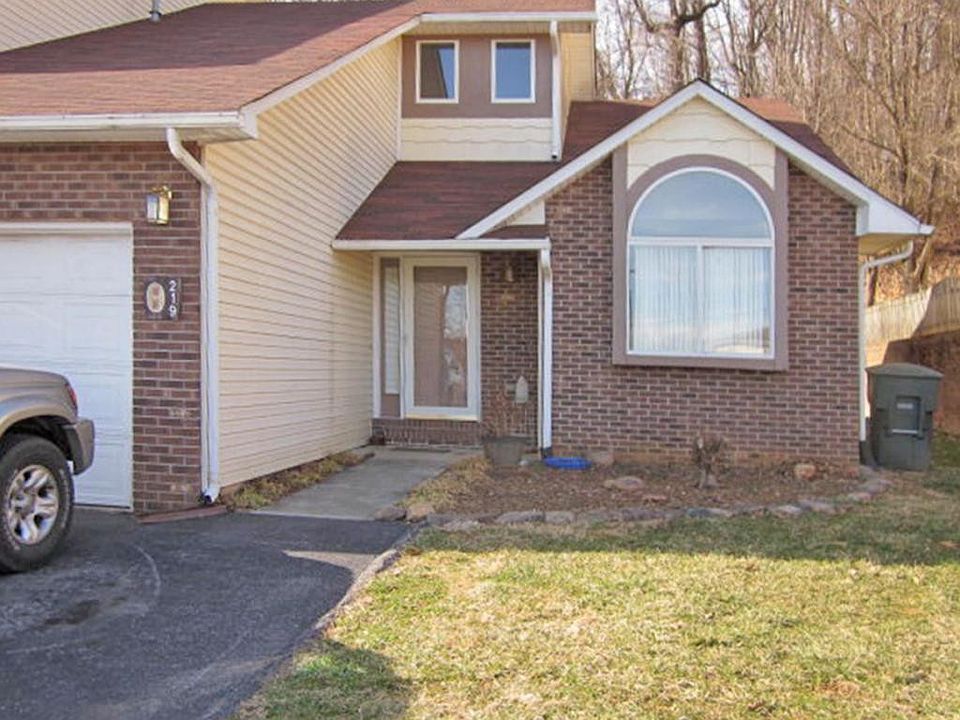 1st image of 219 Buckingham Ct #4
