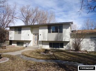 211 Mountain Rd, Rock Springs, WY 82901
