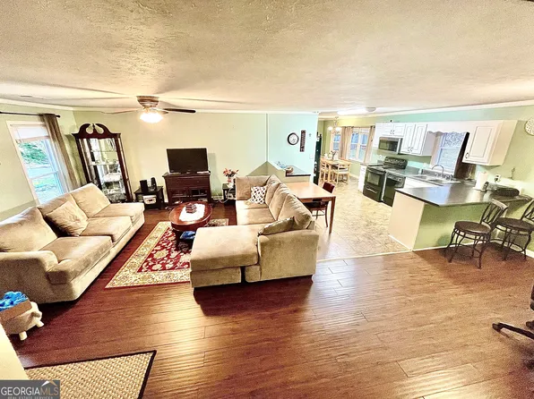 110 Crawford Cir, Newnan, GA 30265