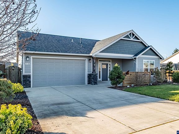 2nd image of 551 SE Arbor St