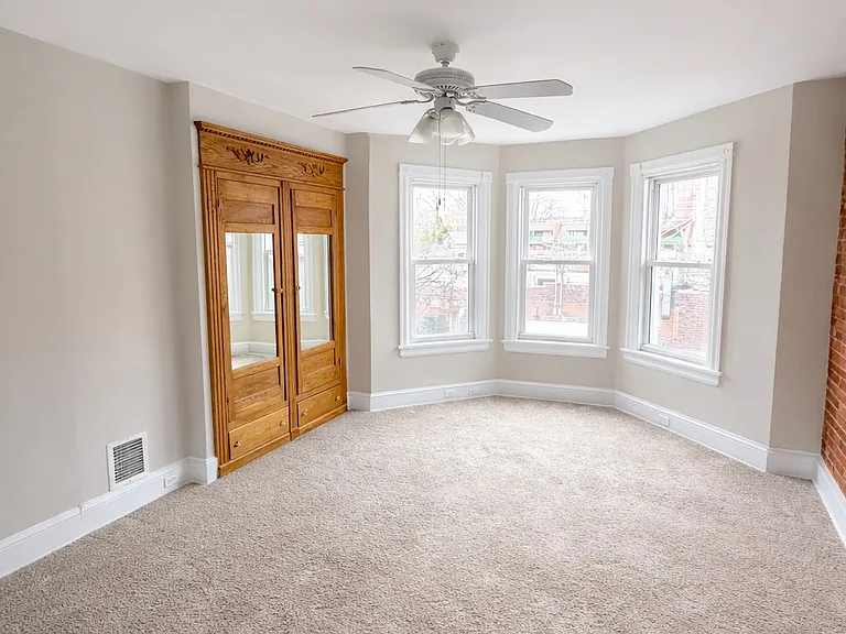 1610 W 16th St — Photo 11