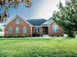 111 Daphne Ct, Bowling Green, KY 42103