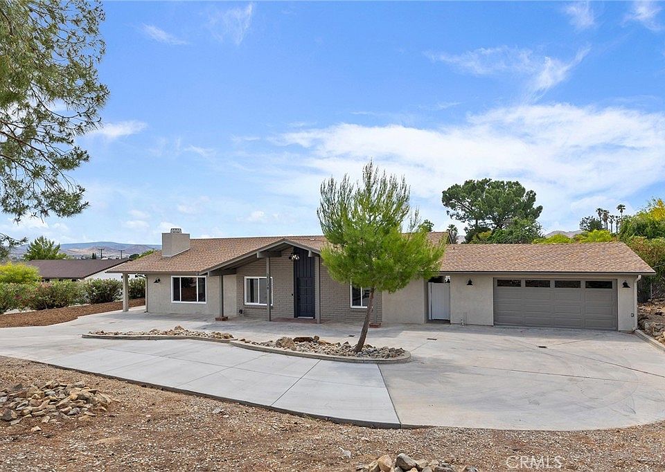 1st image of 27130 Blue Hill Dr