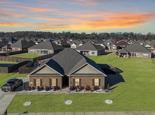 272 Northlake Dr, Meridianville, AL 35759