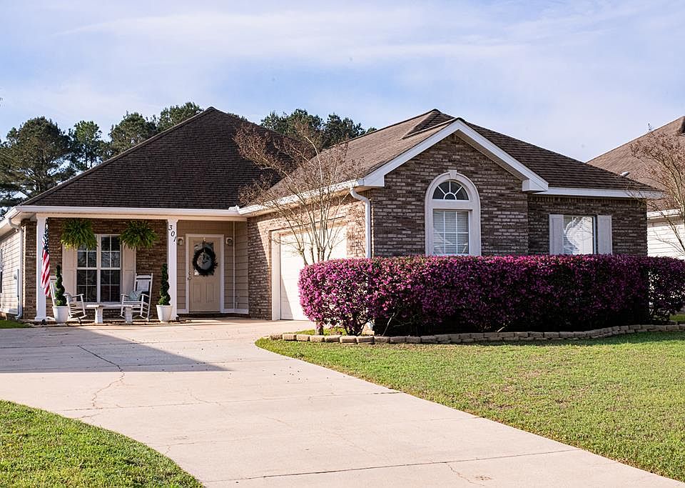1st image of 301 Ontario Dr
