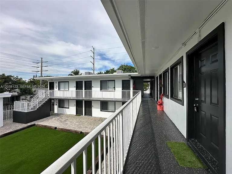 2325 Arthur St #6 — Photo 21