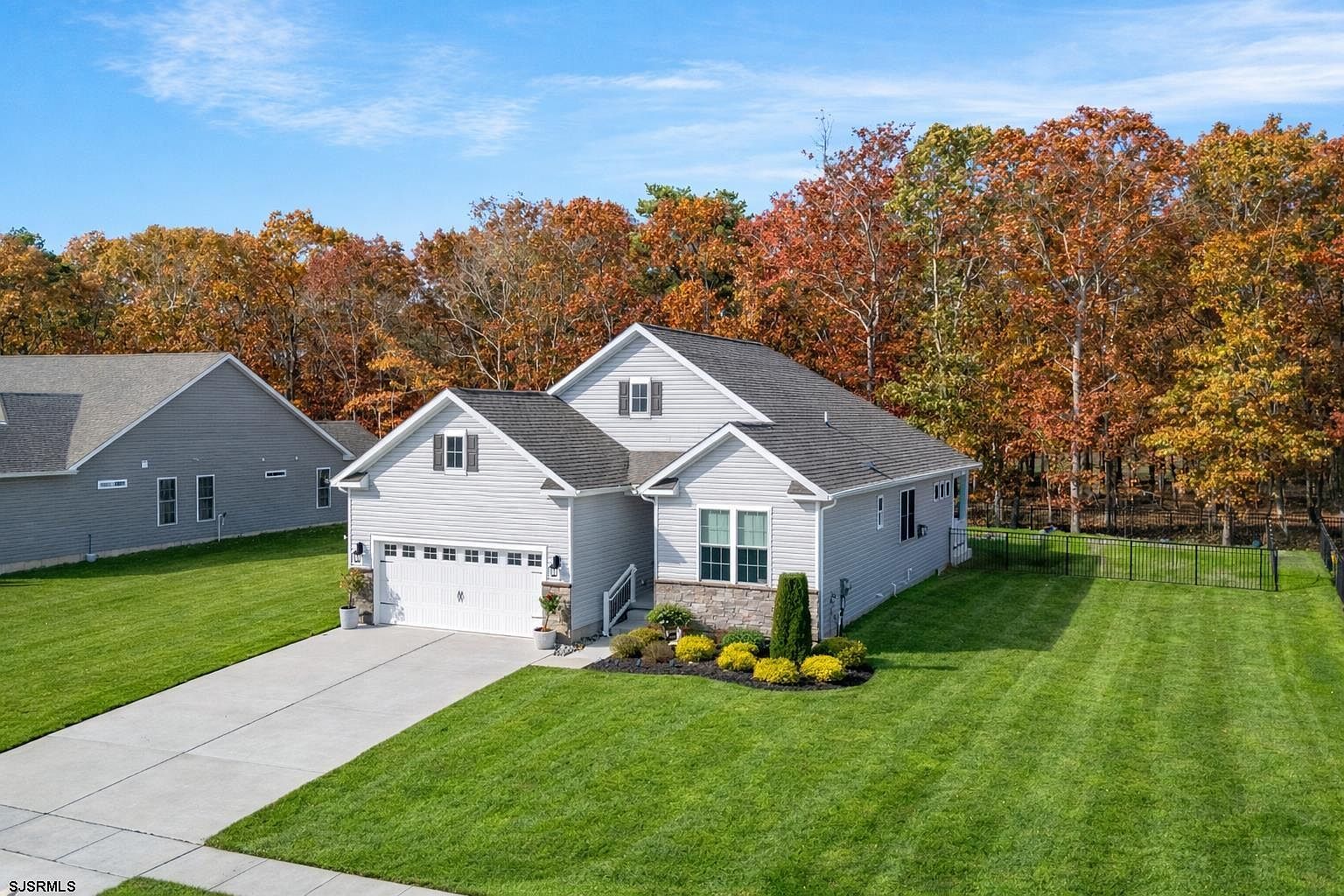 105 Laquinta Dr