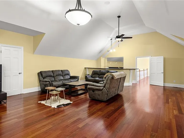 680 W Paces Ferry Rd NW — Photo 32