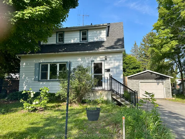 1668 Victoria St, Kingston, ON K7M 5H3