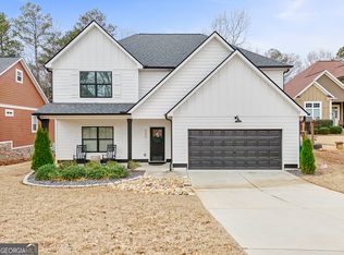 300 Wooded Glen Ln, Carrollton, GA 30117