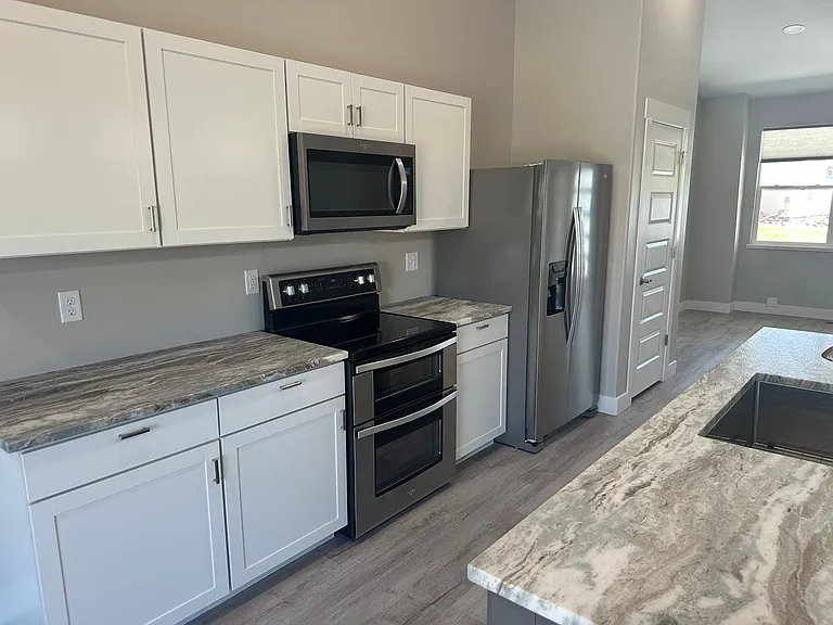 585 N Grand Falls Ct #B — Photo 6