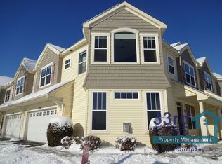 1910 Shamrock Pl, Chaska, MN 55318