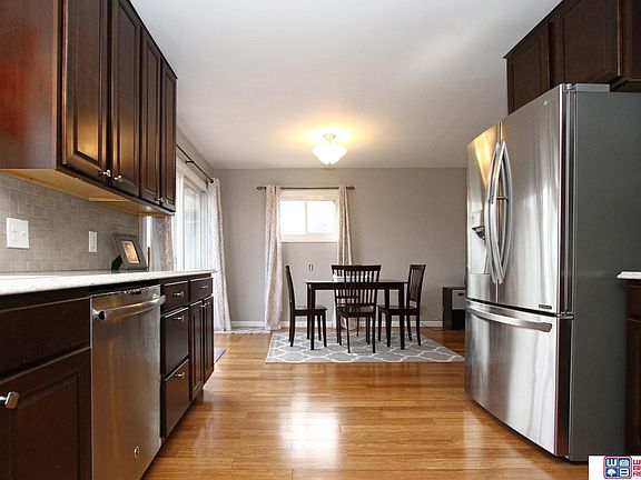 2nd image of 3414 Curtis Dr