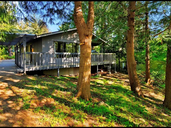 611 Wanapum Drive, La Conner, WA 98257