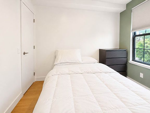 5th image of 296 Powers St #1B