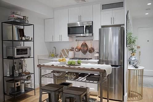 2nd image of 21 Gramercy Park S APT 4D