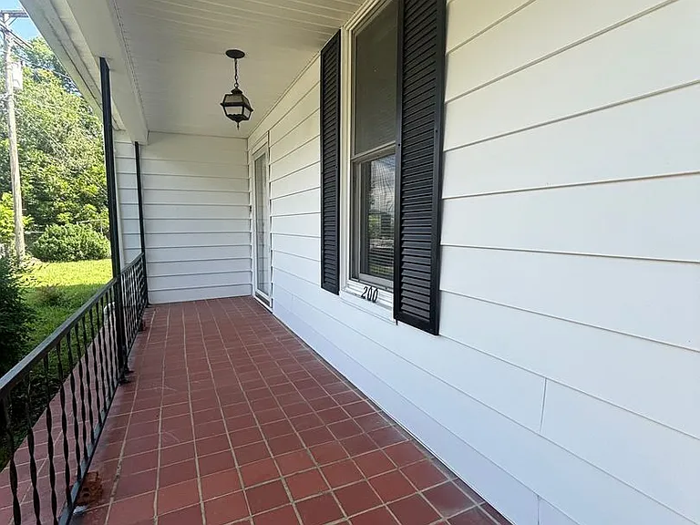 200 Perry St — Photo 2