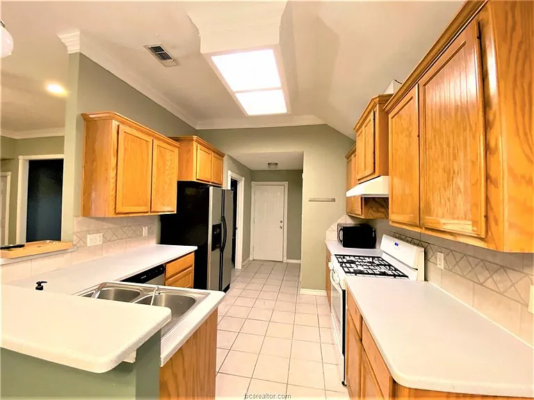 2309 Norham Dr — Photo 4