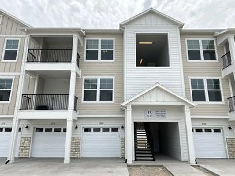 947 W Coral Charm Way #K302 — Photo 1