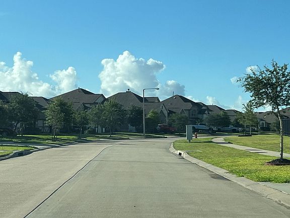 5th image of 2716 Bernadino Dr