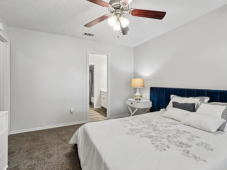 Chisholm Place — Photo 12
