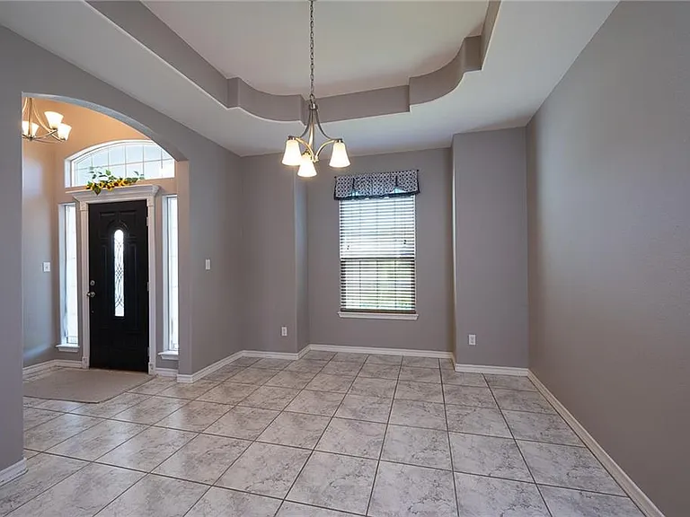 7205 Lake Placid Dr — Photo 2