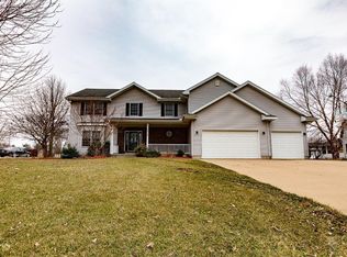 2615 Cliffwood Dr, Burlington, IA 52601