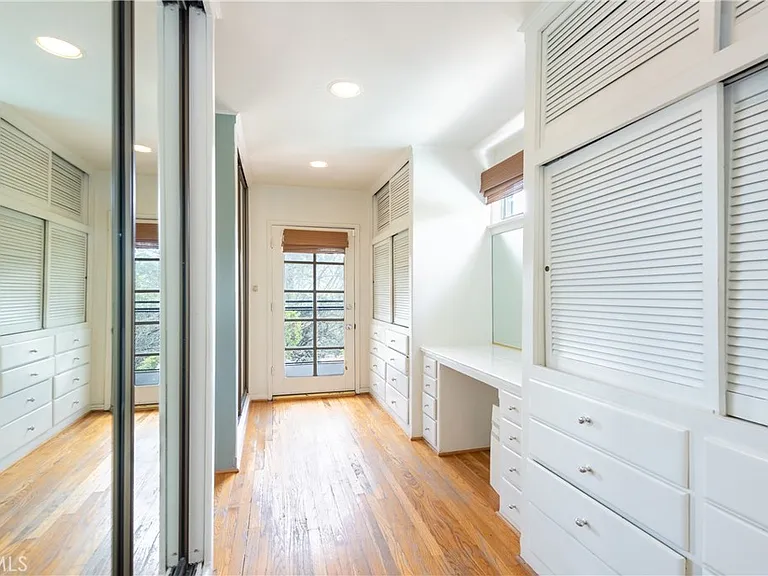 11446 Amanda Dr — Photo 14