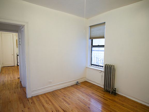 2nd image of 540 Manhattan Ave APT 4J