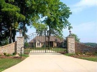 4459 Minor Rd, Akron, OH 44321