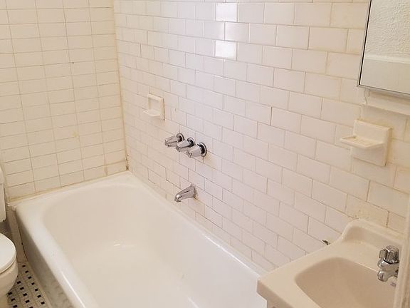 2nd image of 1735 Lafayette Ave APT A4