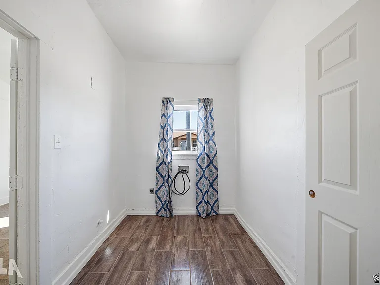 593 S 1st Ave — Photo 16